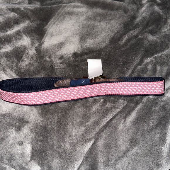 Vineyard vines pink whale print leather belt size 28 nwt - Picture 1 of 3